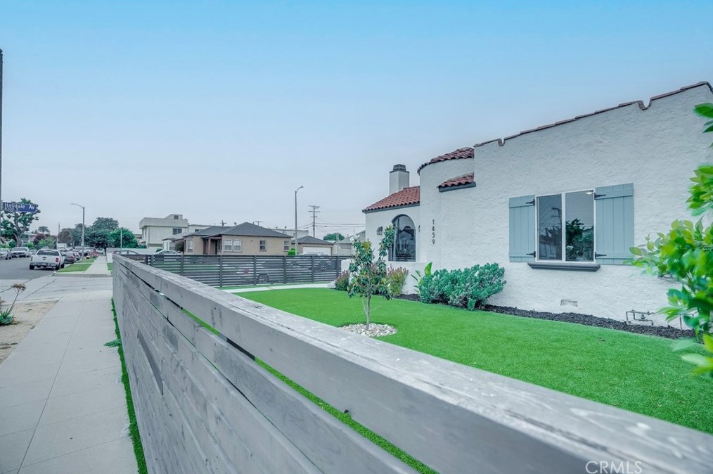 1459 84th St, Los Angeles CA  90047-3107 exterior