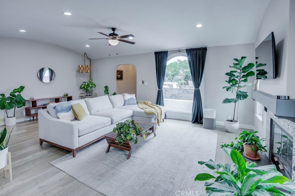 1459 84th St, Los Angeles CA  90047-3107 exterior