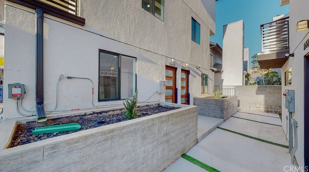 11621 Ayres Ave, Los Angeles CA  90064-2905 exterior