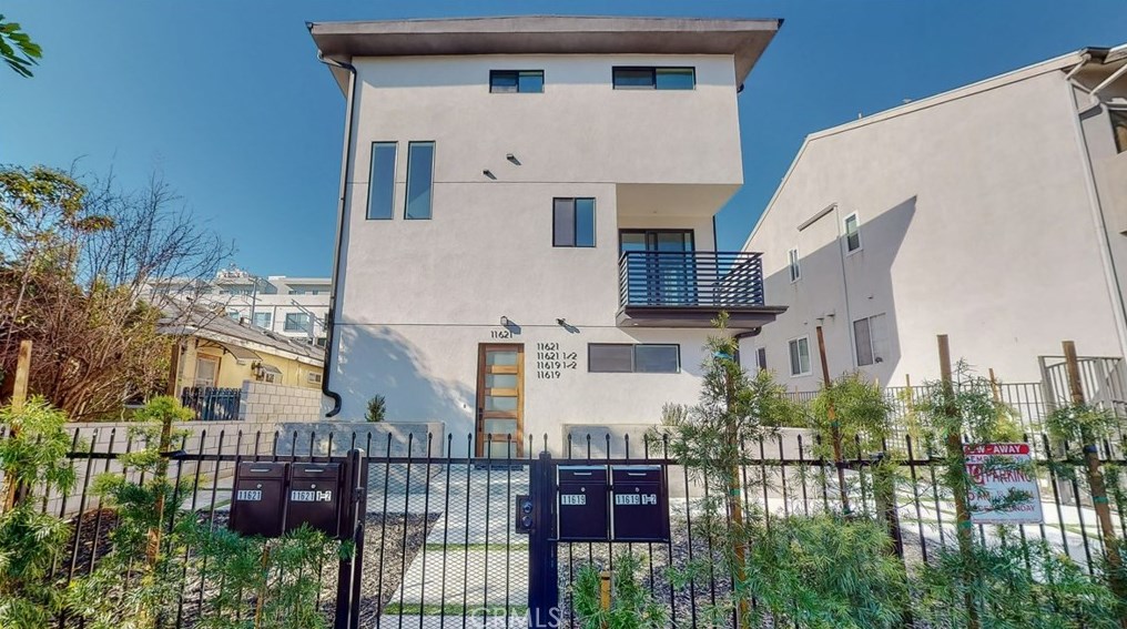 11621 Ayres Ave, Los Angeles CA  90064-2905 exterior