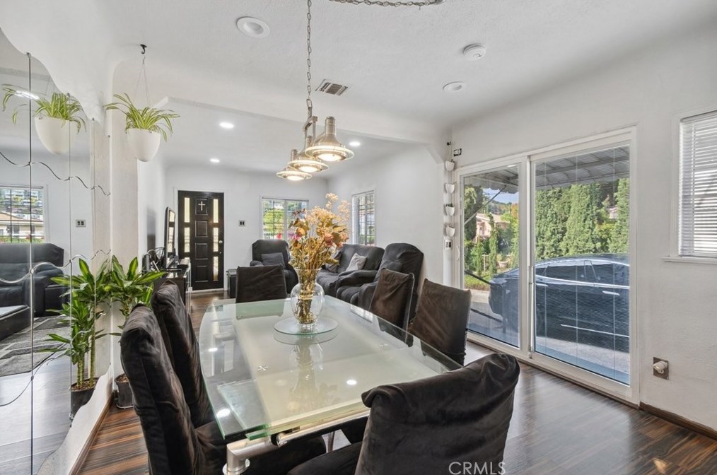 3356 Isabel Dr, Los Angeles CA  90065-2609 exterior