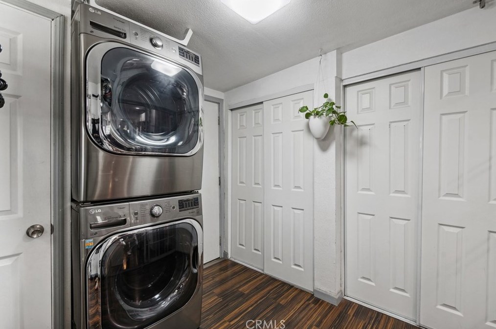 3356 Isabel Dr, Los Angeles CA  90065-2609 exterior
