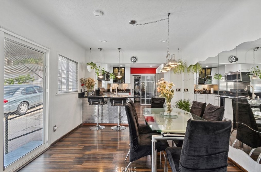 3356 Isabel Dr, Los Angeles CA  90065-2609 exterior