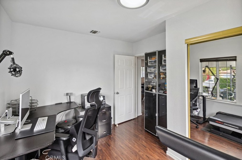 3356 Isabel Dr, Los Angeles CA  90065-2609 exterior
