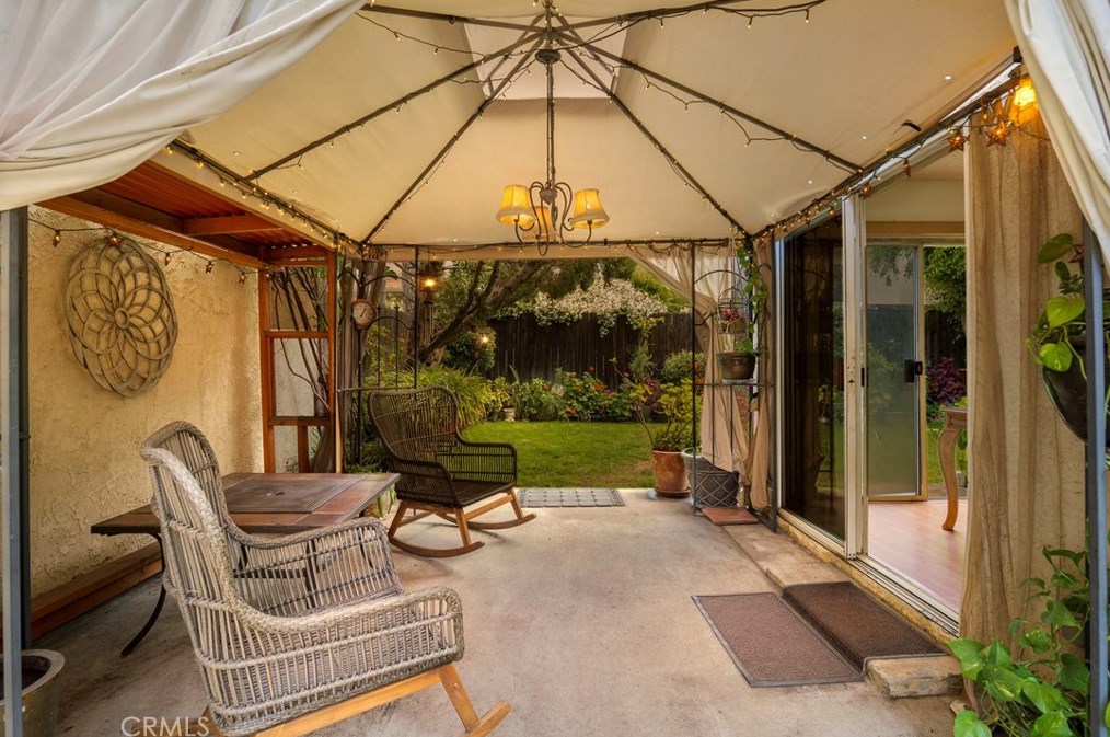 11339 Dronfield Ave, Los Angeles CA  91331-1060 exterior