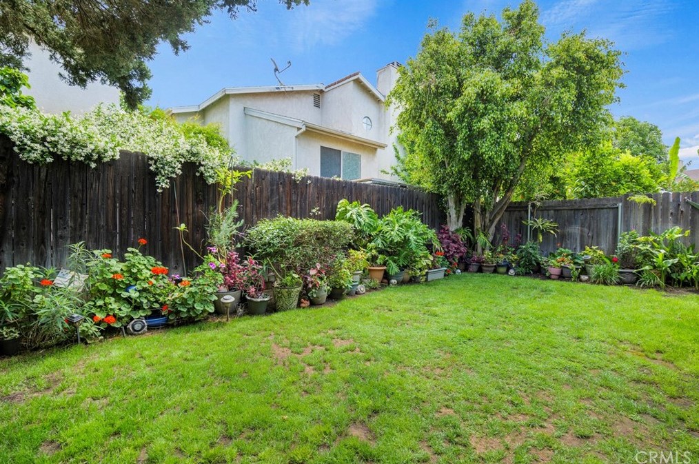 11339 Dronfield Ave, Los Angeles CA  91331-1060 exterior