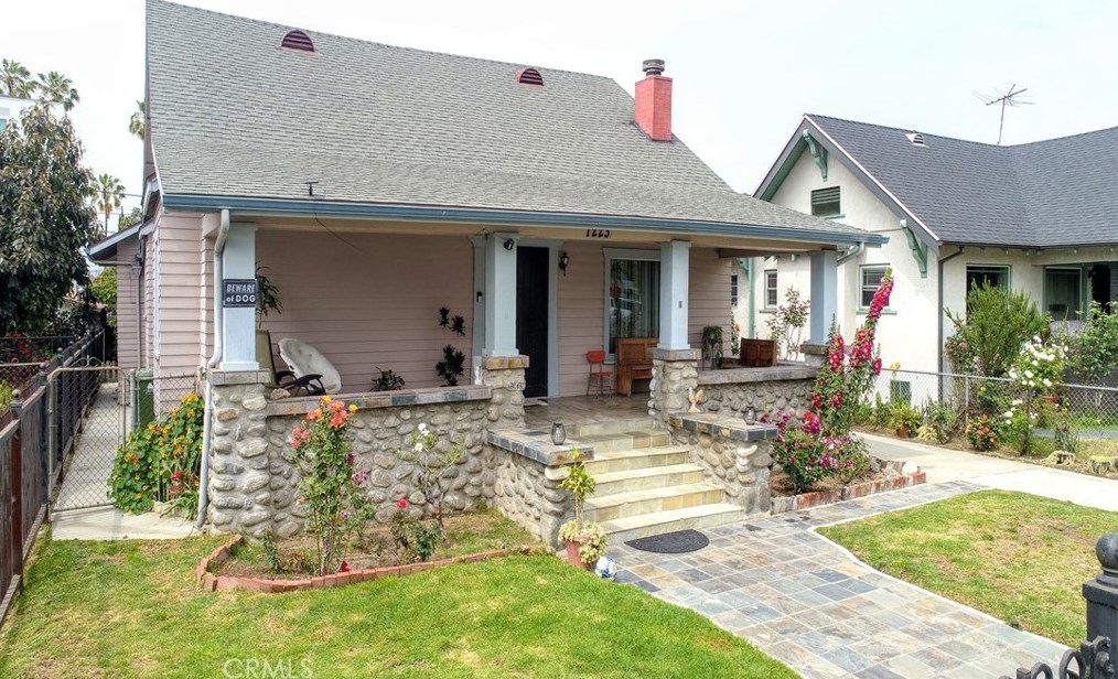 1223 37th Dr, Los Angeles CA  90007-4212 exterior