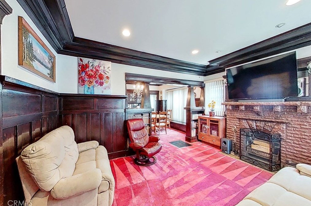 1223 37th Dr, Los Angeles CA  90018-4407 exterior