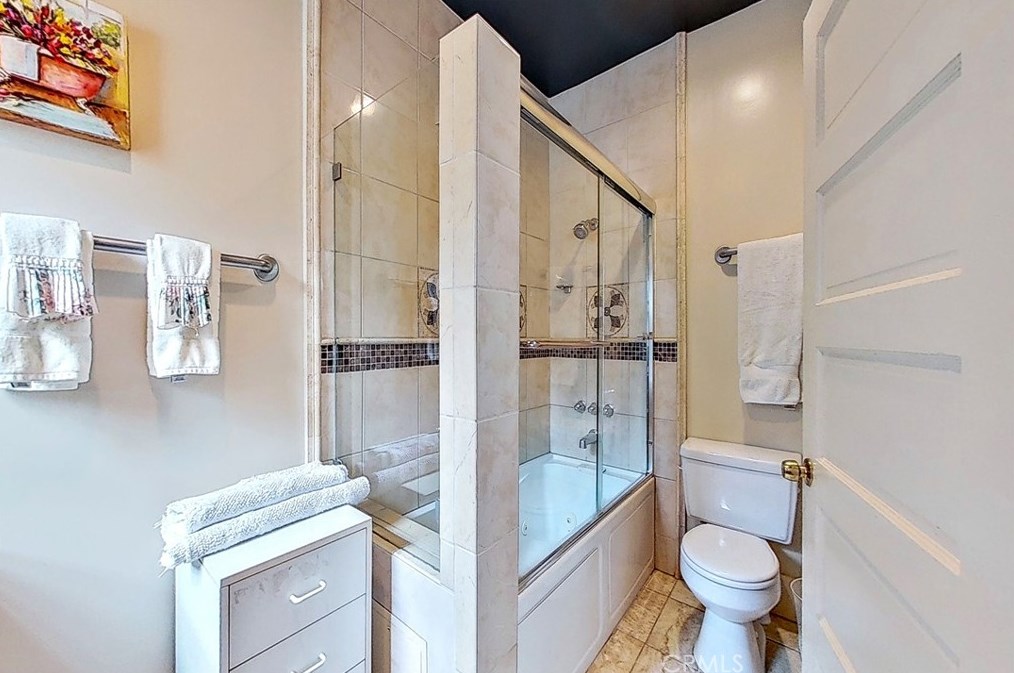 1223 37th Dr, Los Angeles CA  90018-4407 exterior