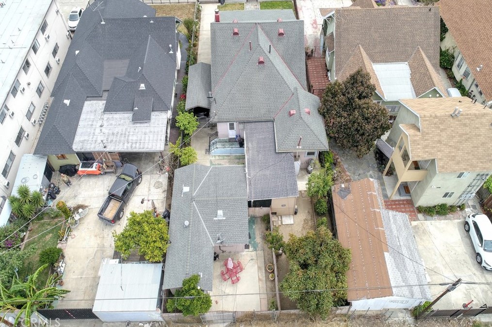 1223 37th Dr, Los Angeles CA  90018-4407 exterior