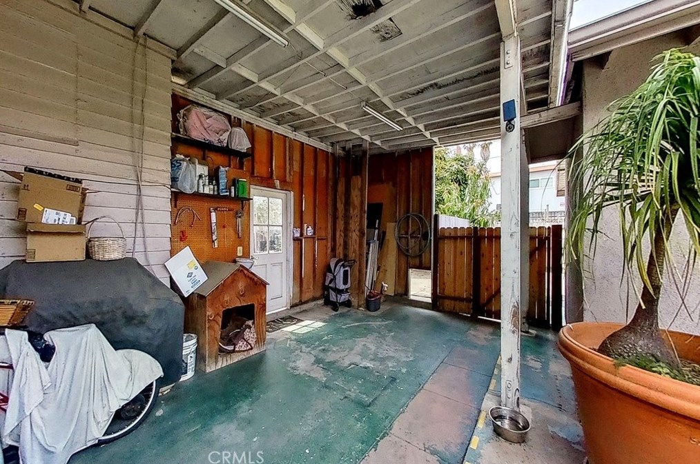 1223 37th Dr, Los Angeles CA  90018-4407 exterior