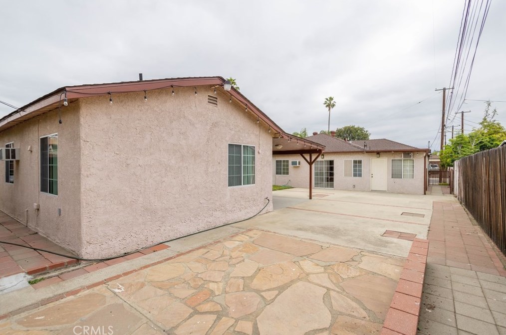 9663 Amboy Ave, Los Angeles CA  91331-3705 exterior