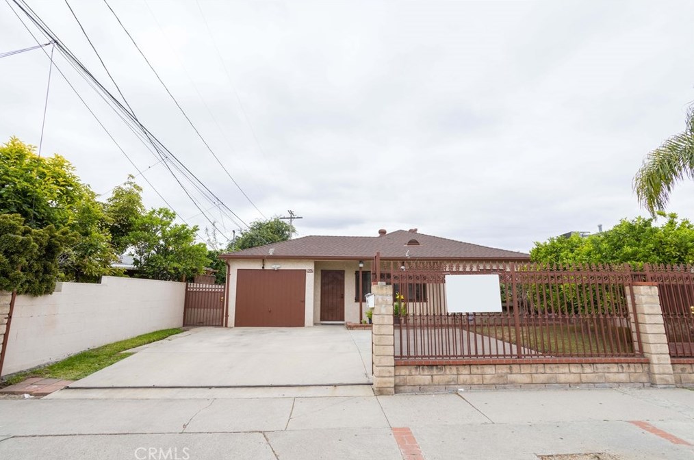 9663 Amboy Ave, Los Angeles CA  91331-4234 exterior