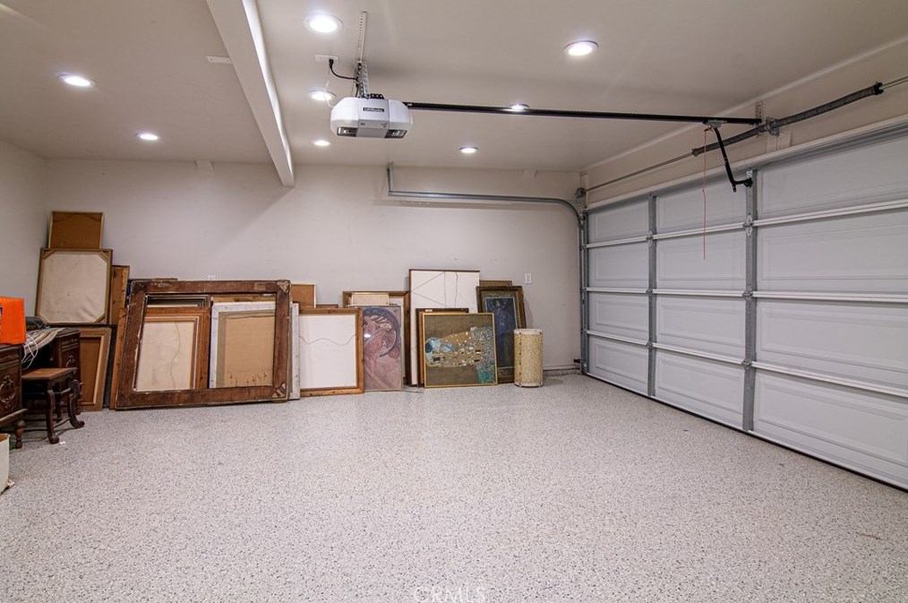 6806 Van Ness Ave, Los Angeles CA  90047-1654 exterior
