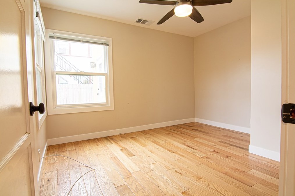 6806 Van Ness Ave, Los Angeles CA  90047-1654 exterior