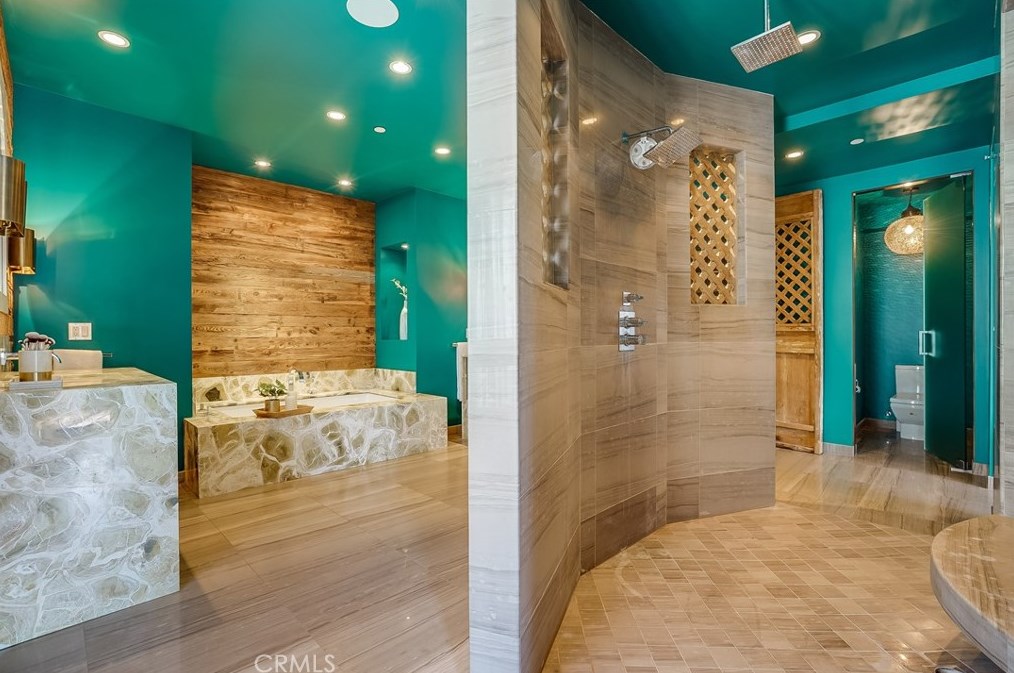 2169 Groveland Dr, Los Angeles CA  90046-1521 exterior