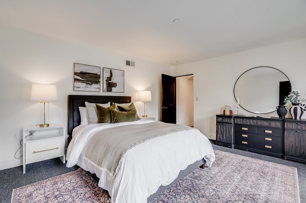 2169 Groveland Dr, Los Angeles CA  90046-1521 exterior