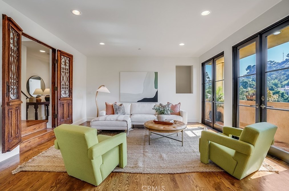 2169 Groveland Dr, Los Angeles CA  90046-1521 exterior