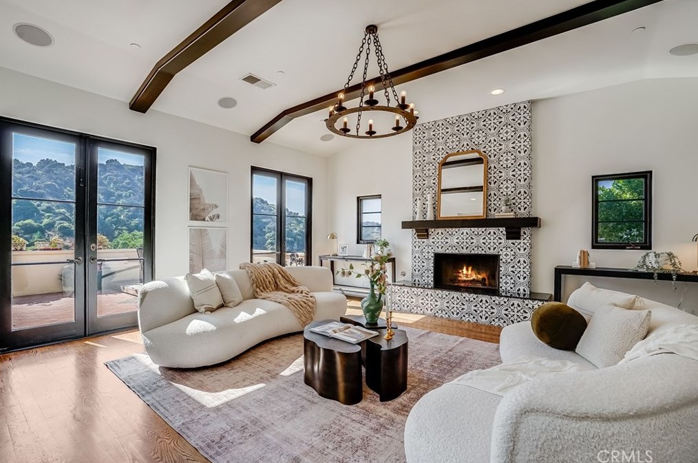 2169 Groveland Dr, Los Angeles CA  90046-1521 exterior