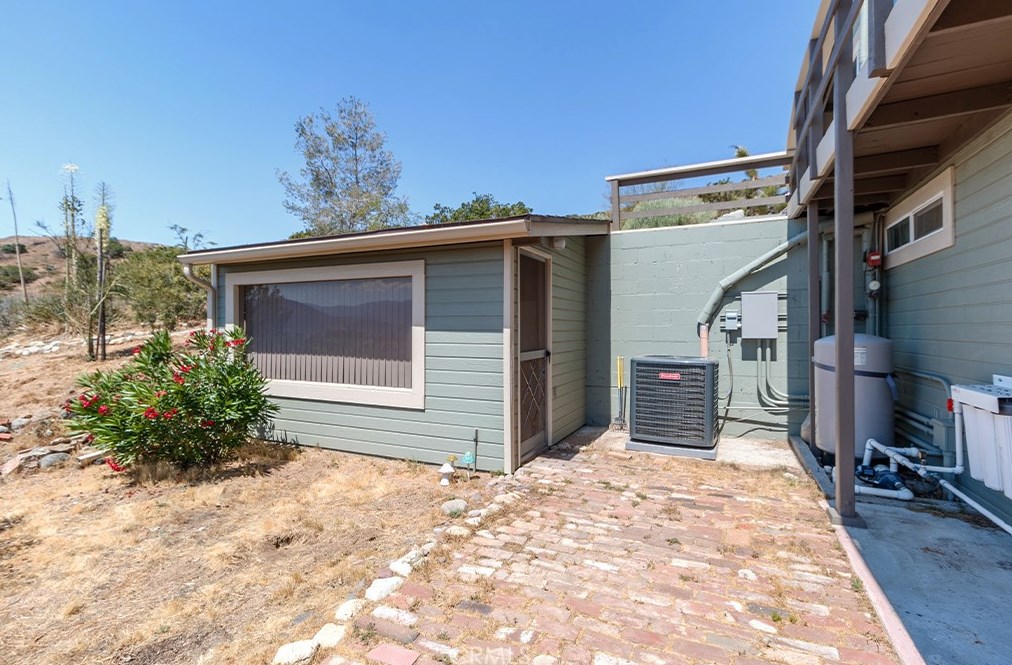 33870 San Gabriel Ave, Acton CA  93510-1461 exterior