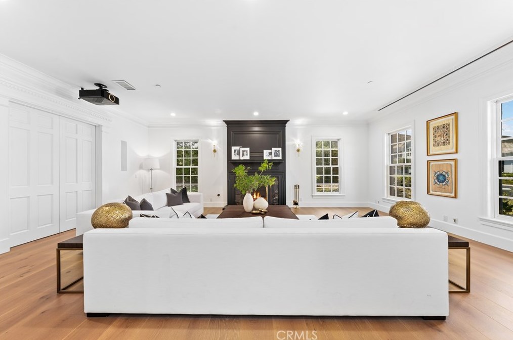 2816 Ladbrook Way, Thousand Oaks CA  91361-5325 exterior