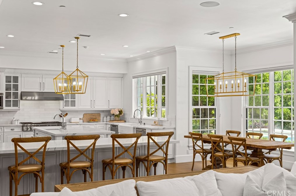 2816 Ladbrook Way, Thousand Oaks CA  91361-5325 exterior