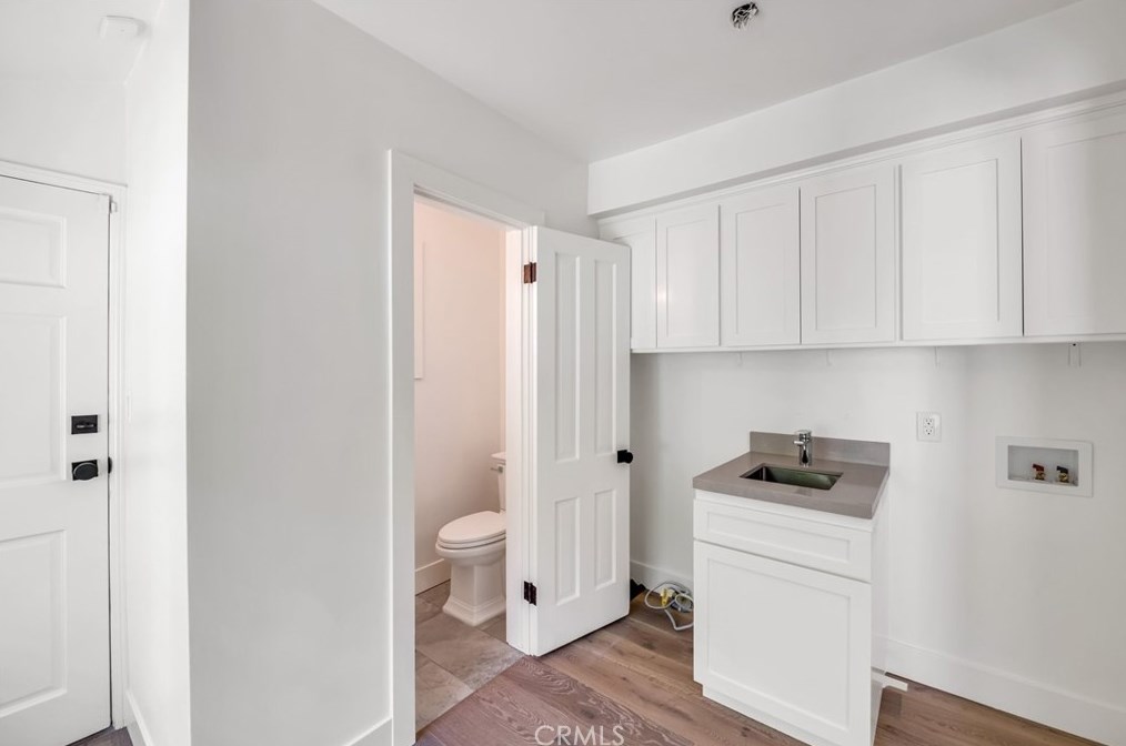 160 Thurston Ave, Los Angeles CA  90049-2422 exterior