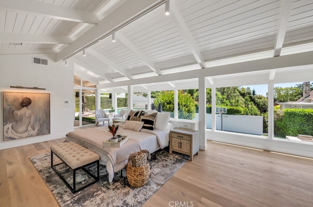 160 Thurston Ave, Los Angeles CA  90049-2422 exterior