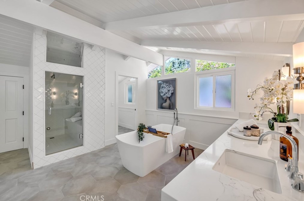 160 Thurston Ave, Los Angeles CA  90049-2422 exterior