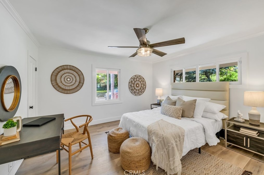 160 Thurston Ave, Los Angeles CA  90049-2422 exterior