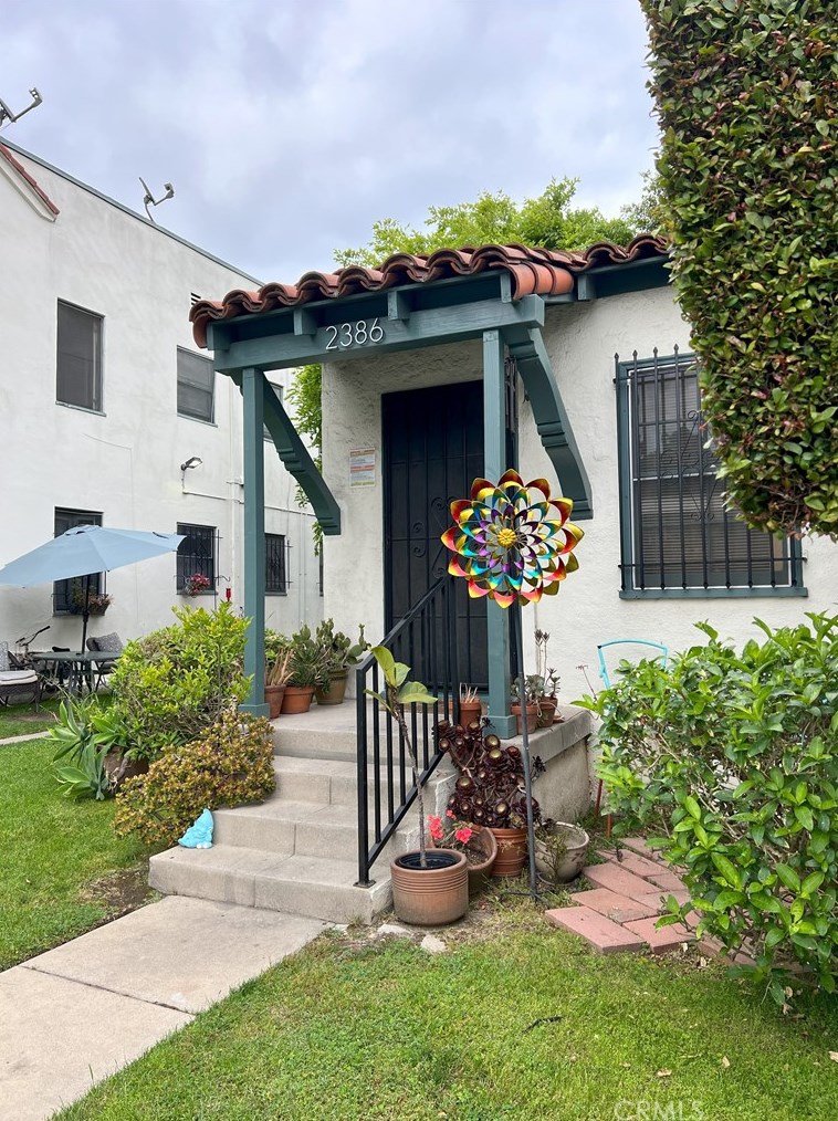 2376 Portland St, Los Angeles CA  90007-1958 exterior