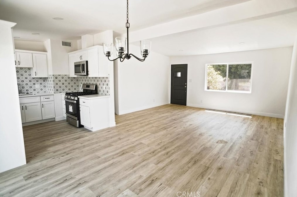 12571 Mercer St, Los Angeles CA  91331-1323 exterior