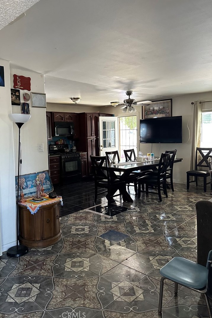 12978 Kagel Cyn St, Los Angeles CA  91331-3213 exterior