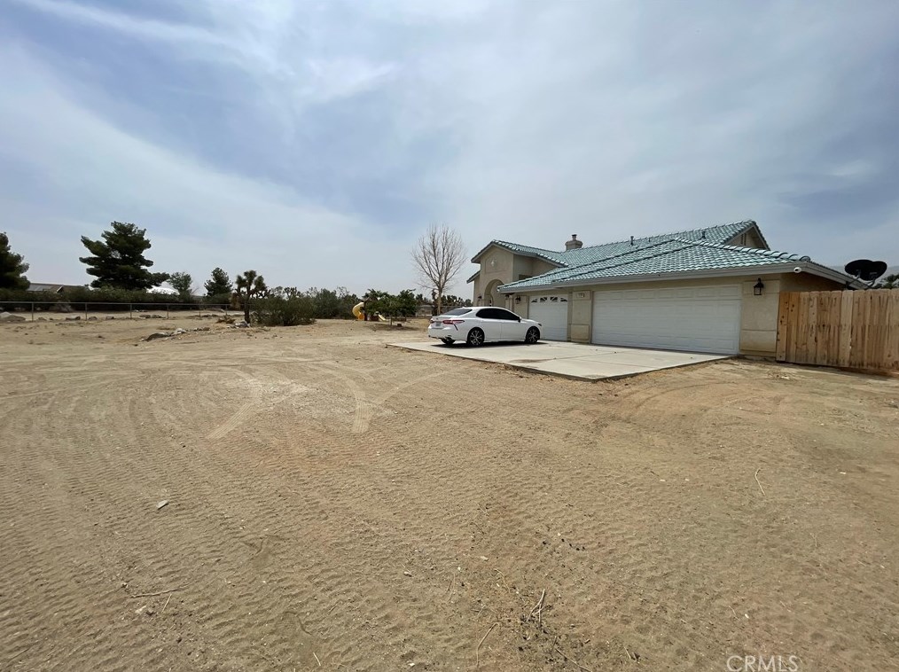 11124 Pine Tree Rd, Pinon Hills CA  92372 exterior