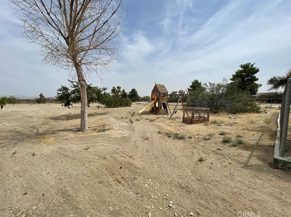11124 Pine Tree Rd, Pinon Hills CA  92372 exterior