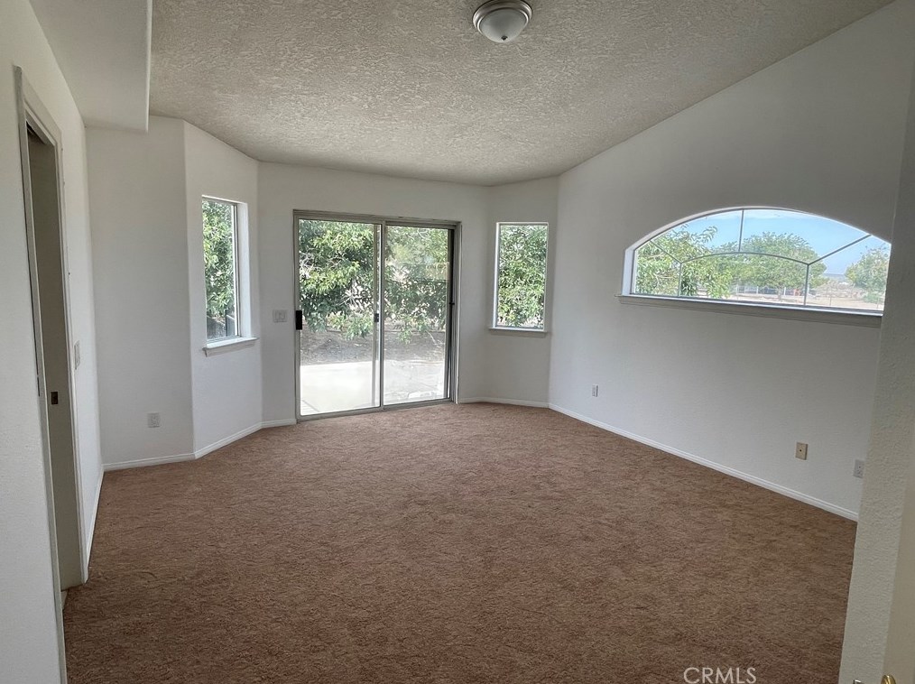 11124 Pine Tree Rd, Pinon Hills CA  92372 exterior