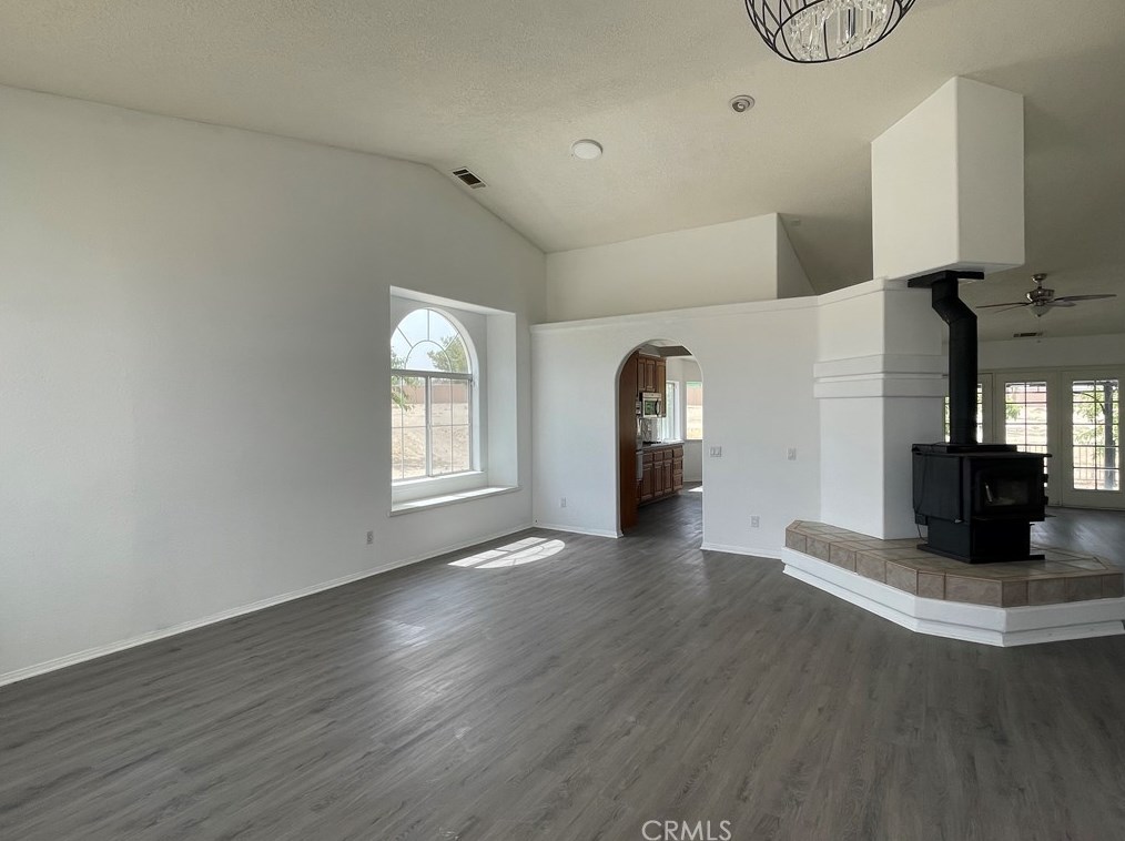 11124 Pine Tree Rd, Pinon Hills CA  92372 exterior