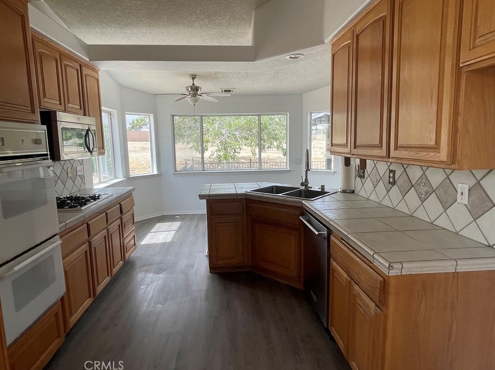 11124 Pine Tree Rd, Pinon Hills CA  92372 exterior