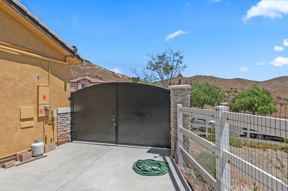 34561 Aspen St, Acton CA  93510-2803 exterior