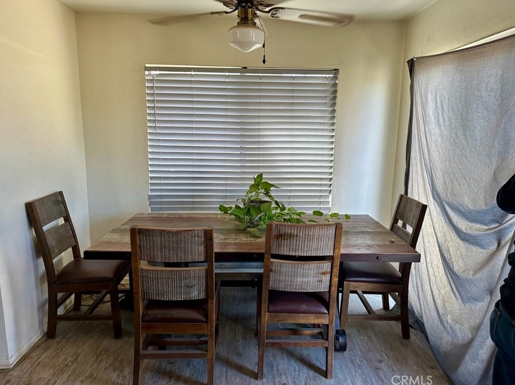 2821 Fairfield Ave, Palmdale CA  93550-4444 exterior