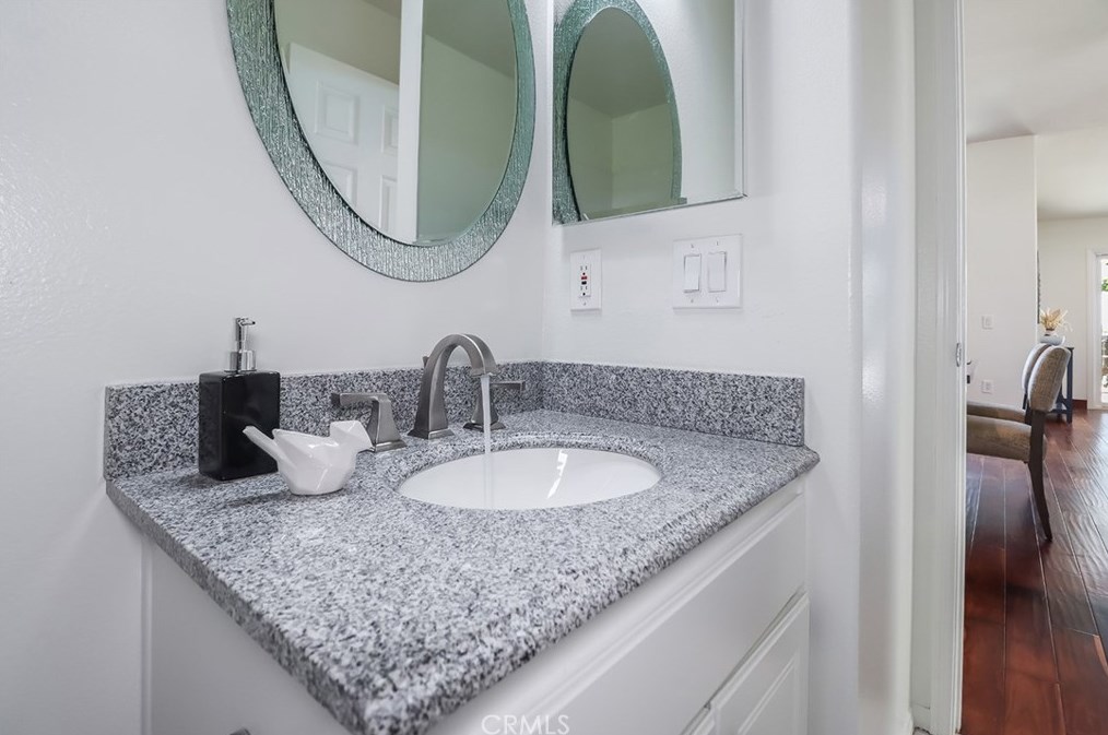 1649 Meadowglen Ct, Thousand Oaks CA  91320-3470 exterior