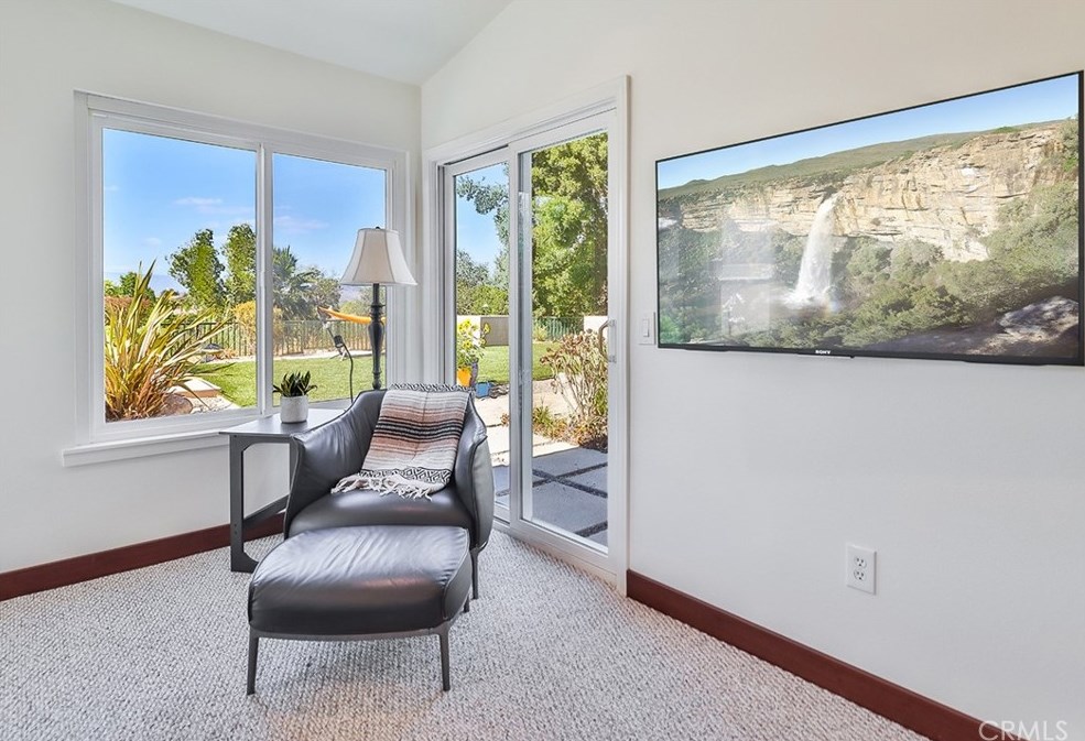 1649 Meadowglen Ct, Thousand Oaks CA  91320-3470 exterior