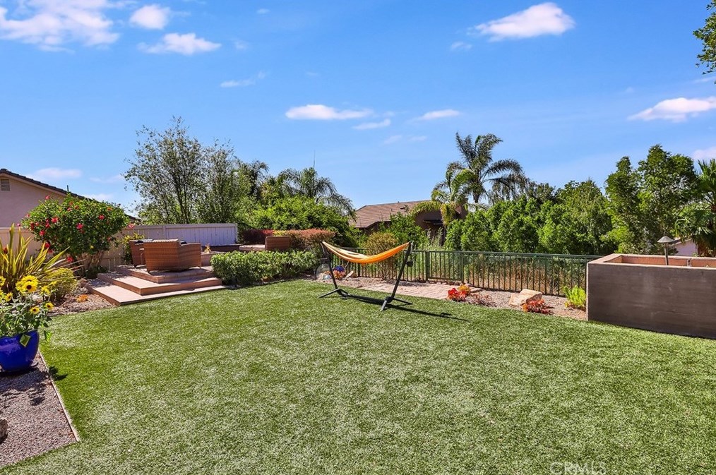 1649 Meadowglen Ct, Thousand Oaks CA  91320-3470 exterior