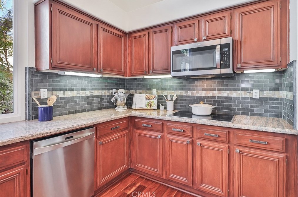 1649 Meadowglen Ct, Thousand Oaks CA  91320-3470 exterior