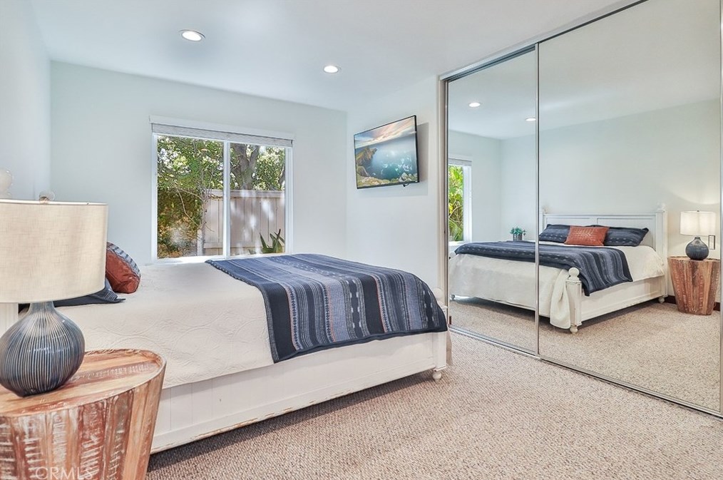 1649 Meadowglen Ct, Thousand Oaks CA  91320-3470 exterior