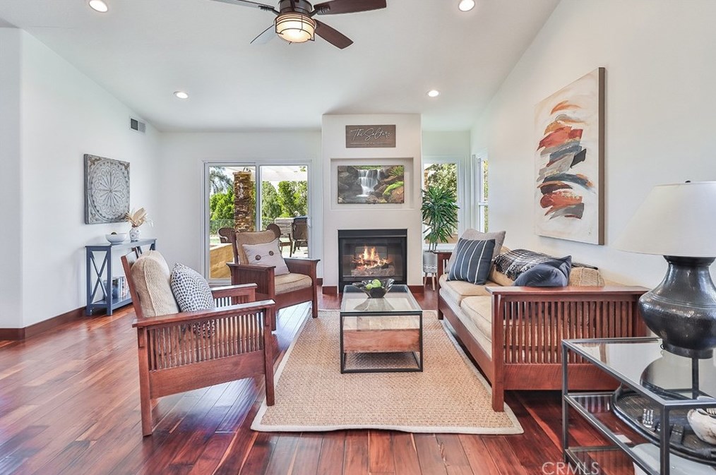 1649 Meadowglen Ct, Thousand Oaks CA  91320-3470 exterior