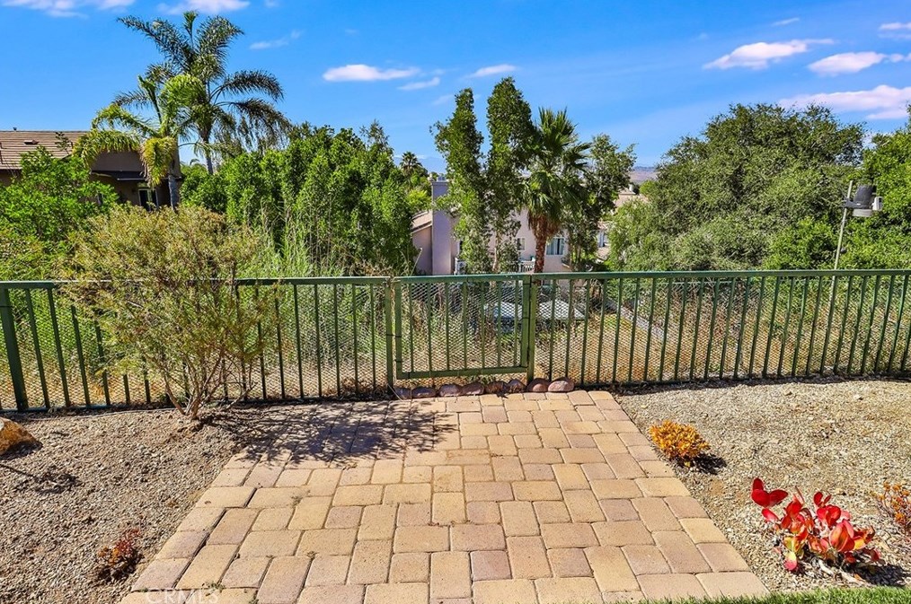 1649 Meadowglen Ct, Thousand Oaks CA  91320-3470 exterior