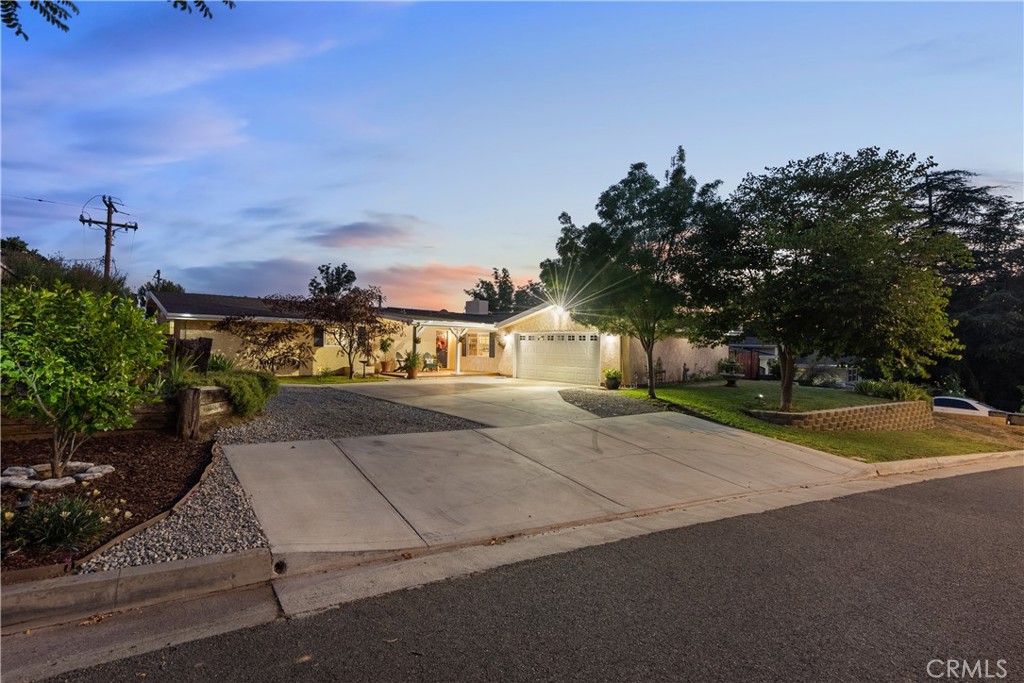 22538 Decoro Dr, Saugus, CA 91350 MLS SR23157810 Coldwell Banker