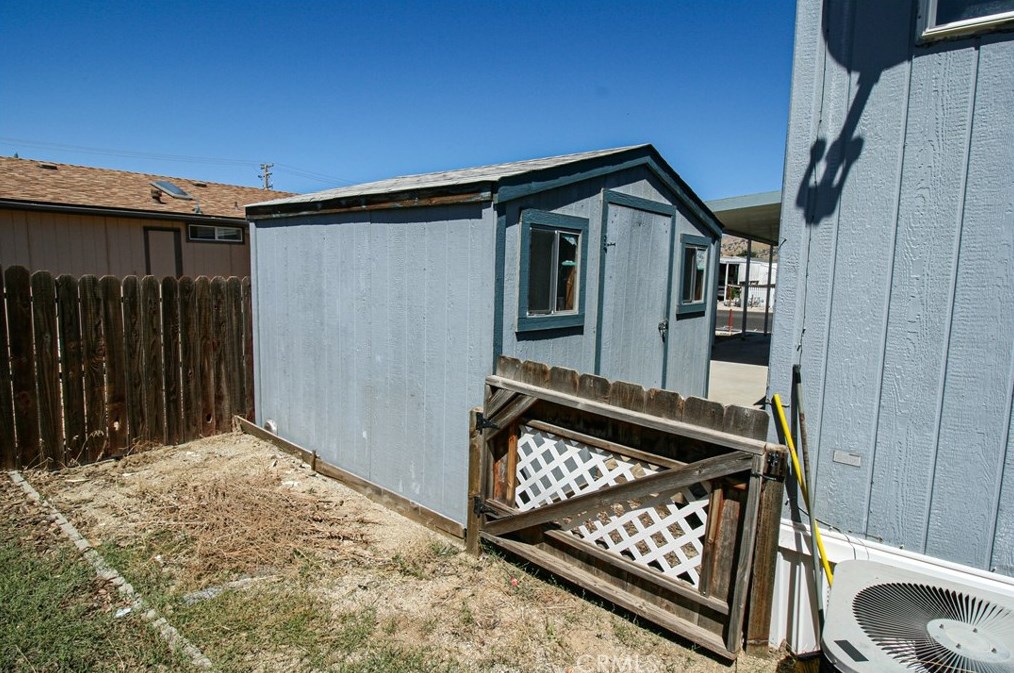 600 Dennison Rd, Tehachapi CA  93561-1544 exterior