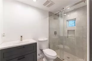 6845 Haskell Ave, Lake Balboa, CA 91406 - Photo 9